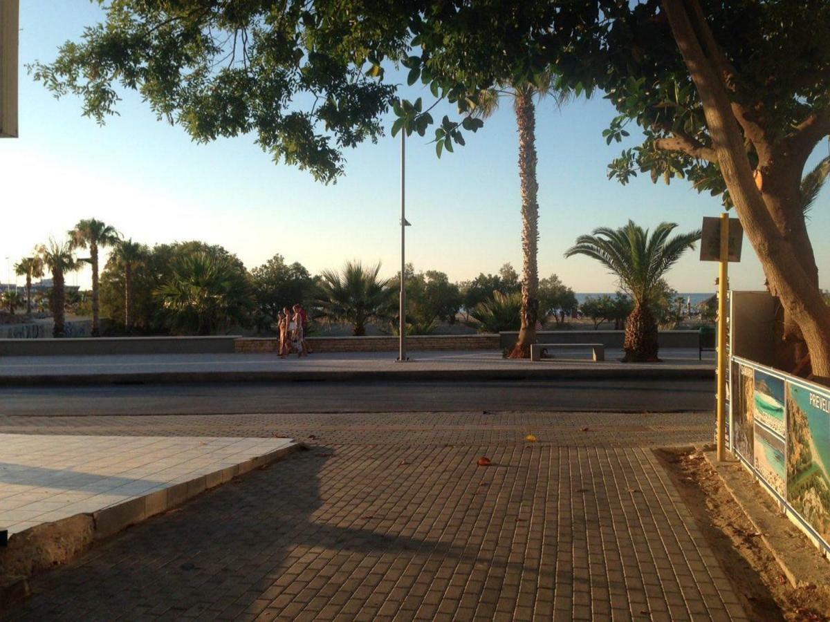 Korona Βeach Αpartments Daire Resmo Dış mekan fotoğraf