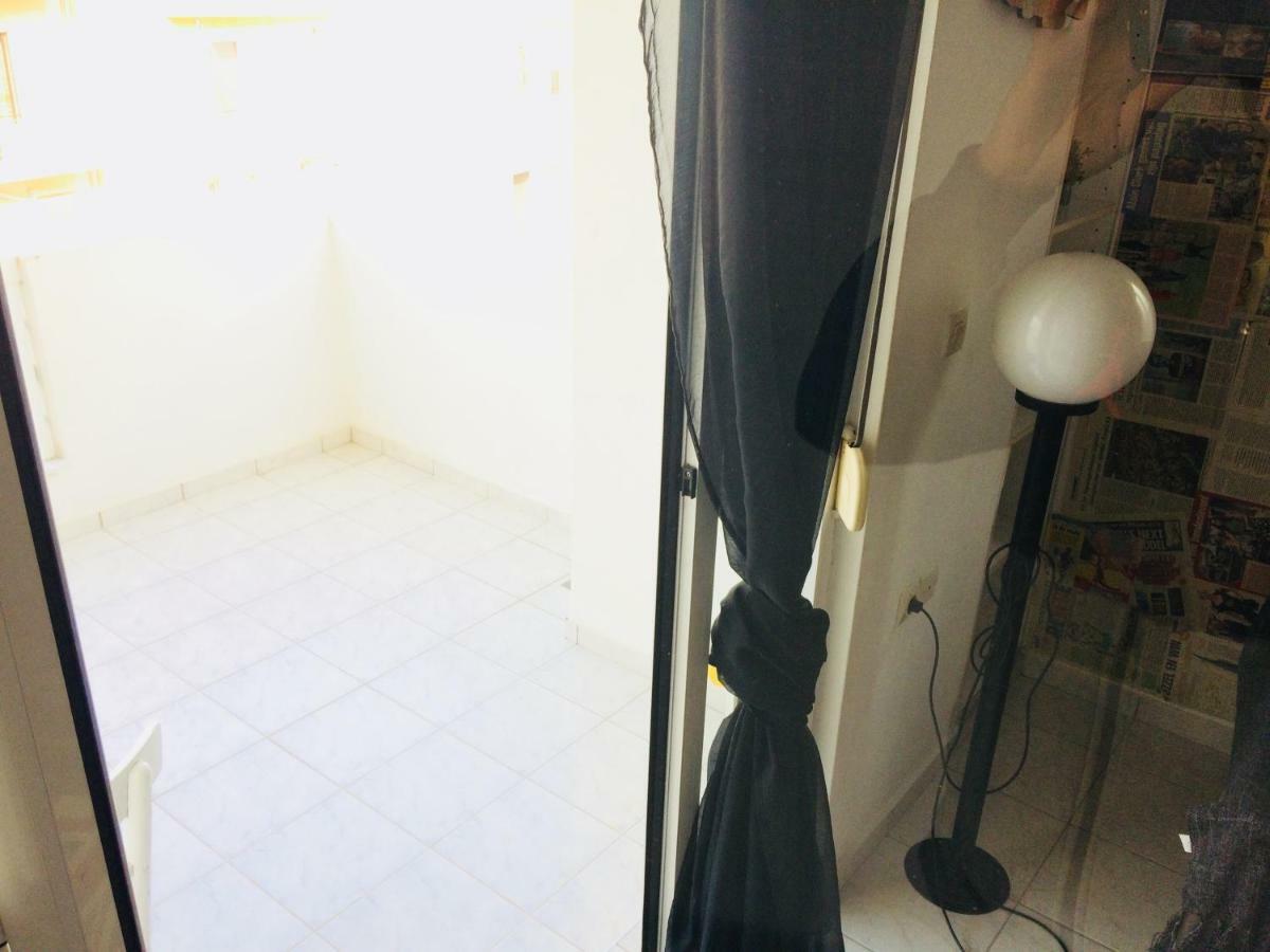 Korona Βeach Αpartments Daire Resmo Dış mekan fotoğraf